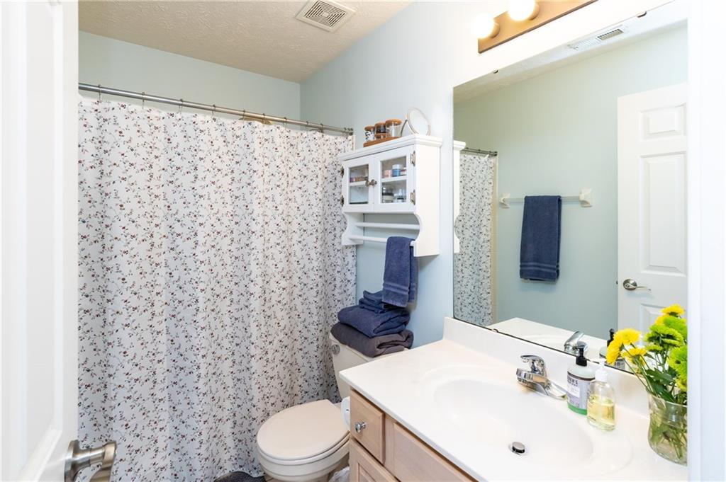 9817 Springstone Road Fishers, IN 46055 - Photo 22 of 41