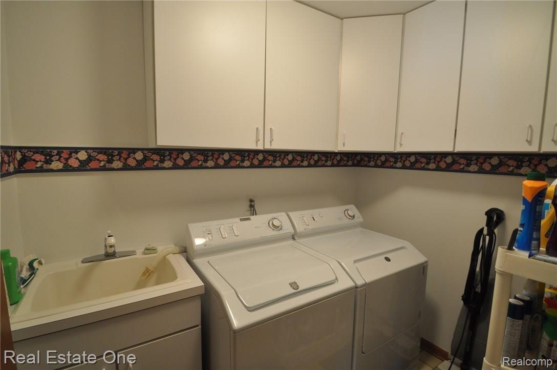 1066 Grandview Drive Rochester, MI 48306 - Photo 20 of 30 18.JPG