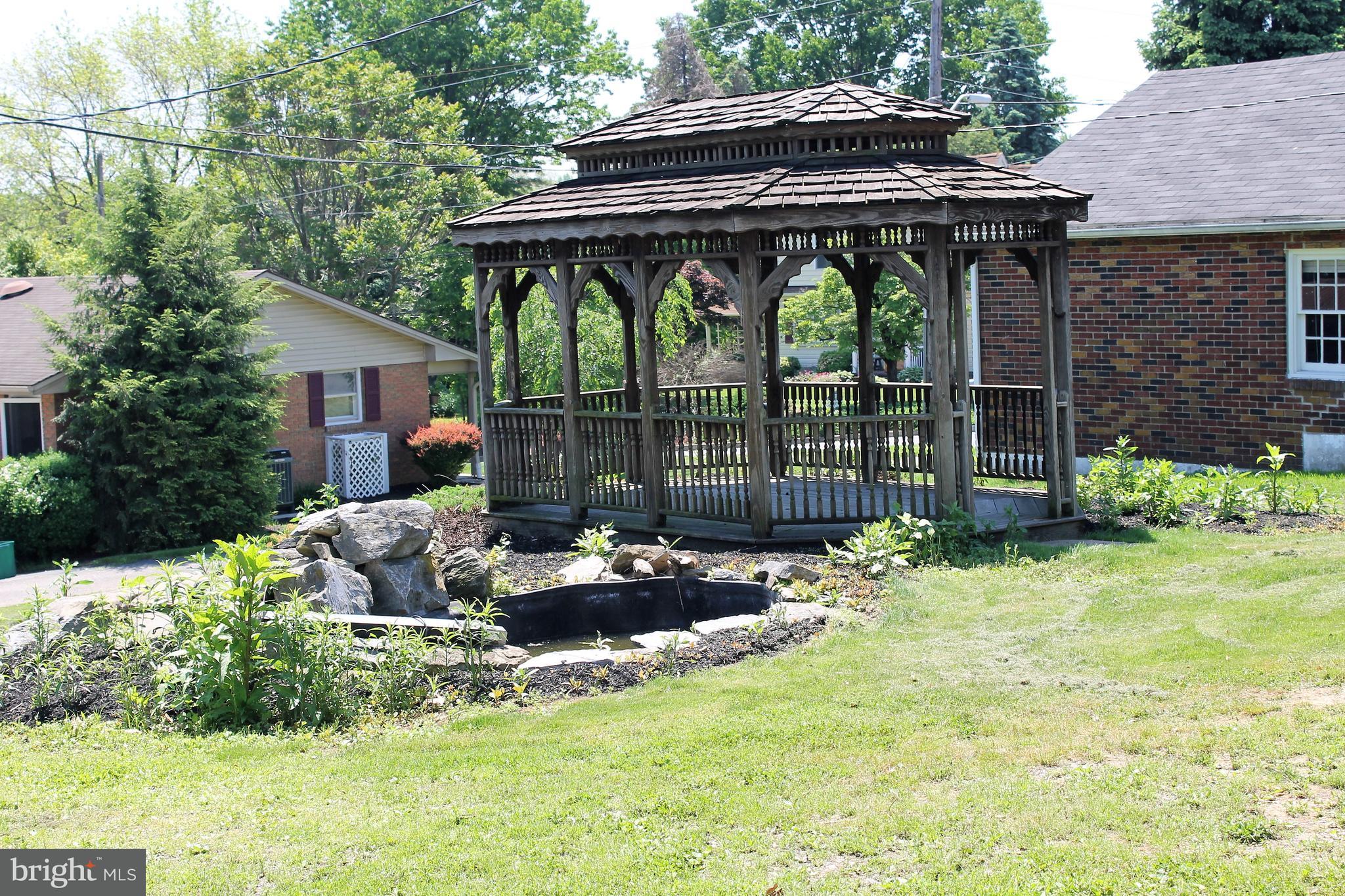 244 South Reading Road Ephrata, PA 17522 - Photo 14 of 16 Rear Landscaping