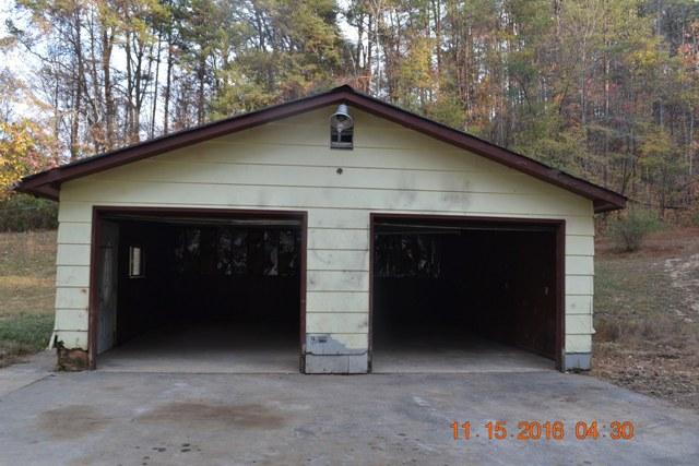 370 Blythes Ferry Road Dayton, TN 37321 - Photo 23 of 64 garage
