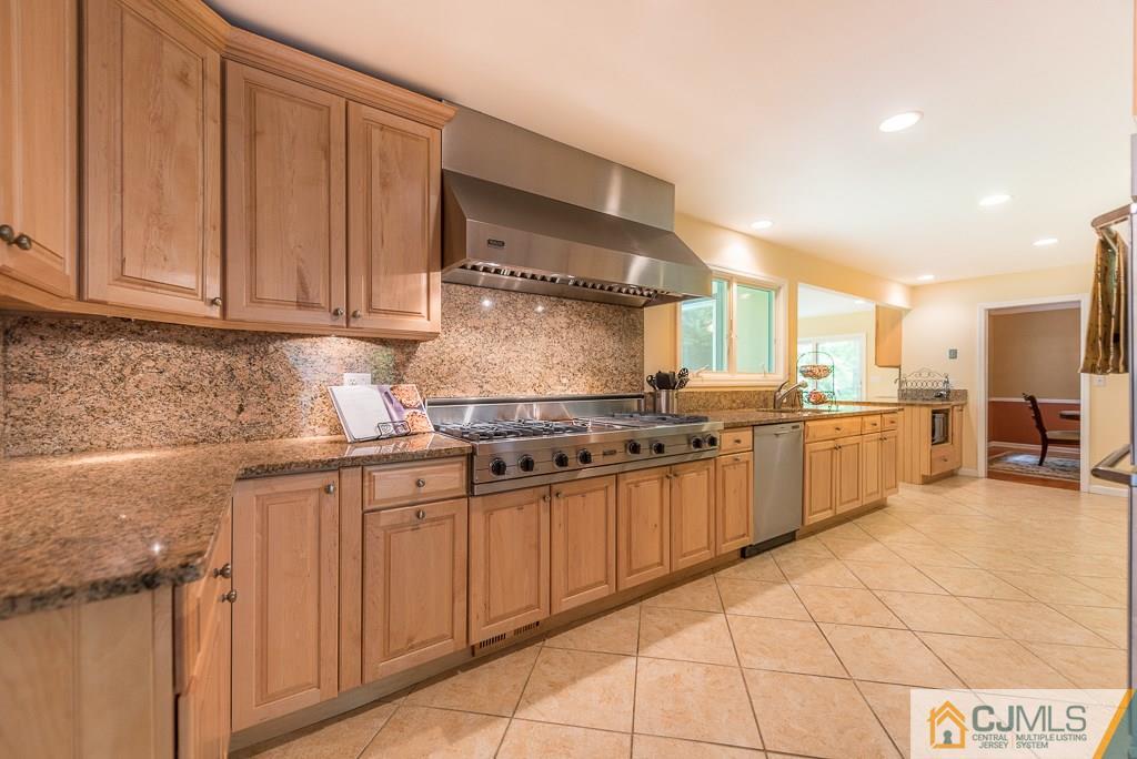 4 Galloping Hill Road Holmdel, NJ 07733 - Photo 8 of 25 Gallery Image 8