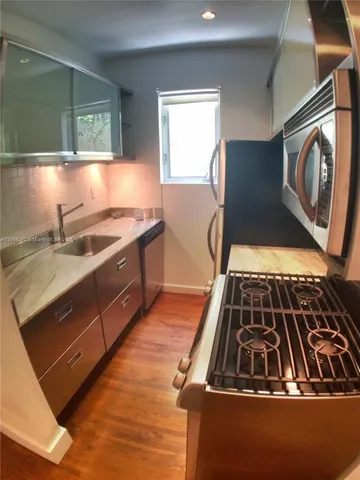 $1,895 | 1751 James Avenue, Unit 104, Miami Beach, FL 33139