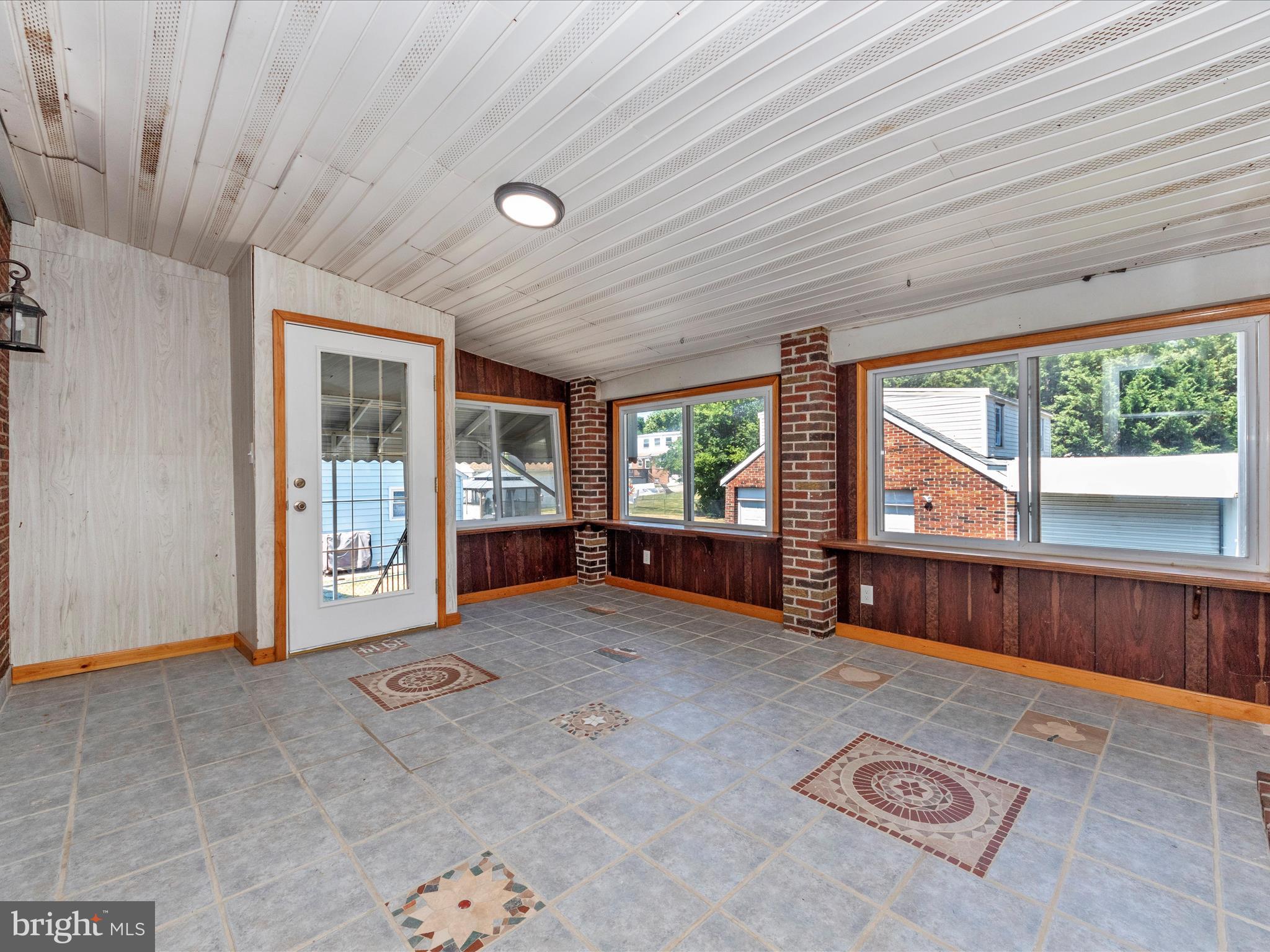 1914 Midland Road Dundalk, MD 21222 - Photo 17 of 50 Sunroom