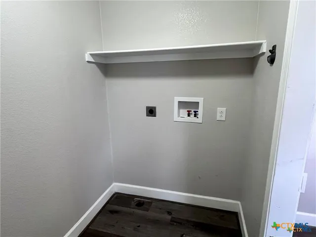 a view of utility room