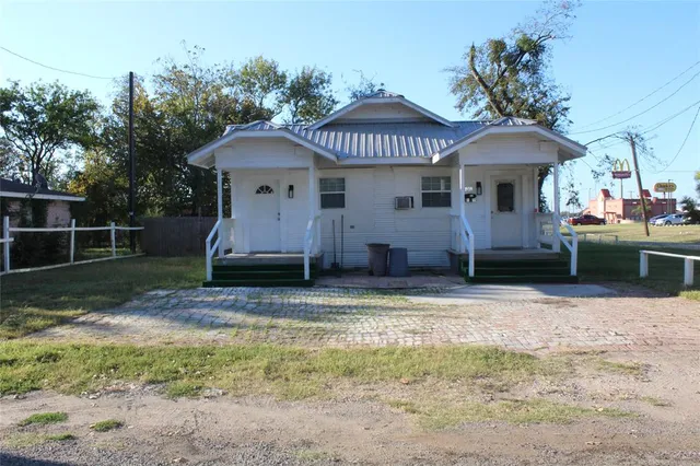 $240,000 | 1909 Sycamore Street, Commerce, TX 75428