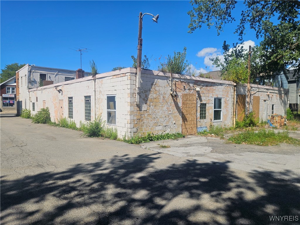 814 Abbott Road Buffalo, NY 14220 - Photo 11 of 15