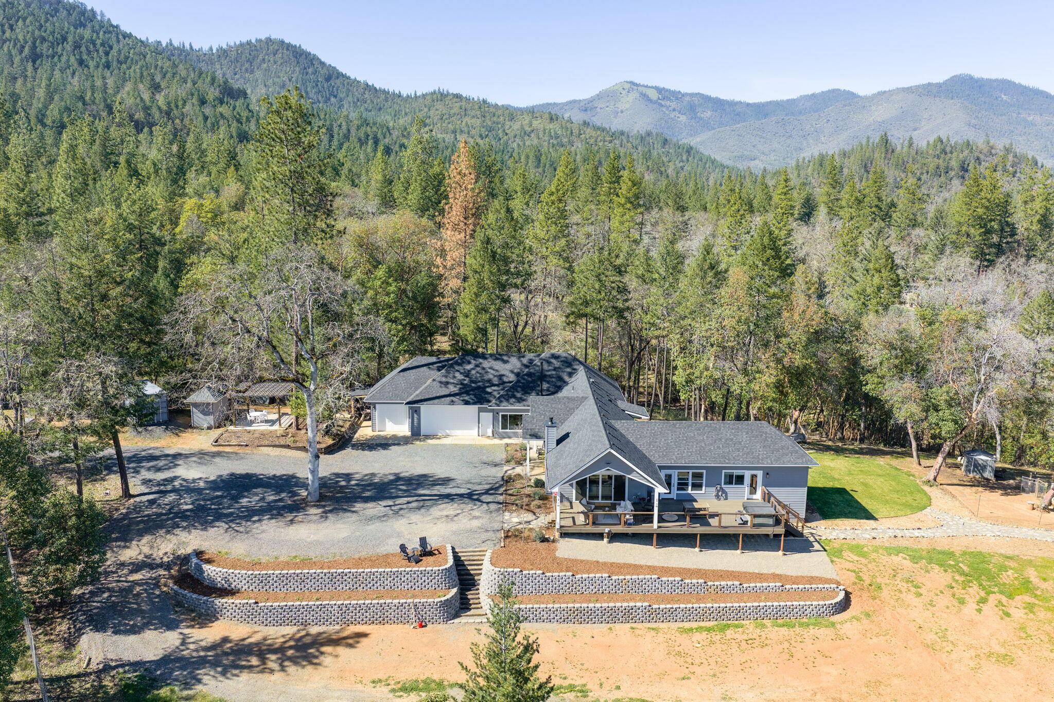 145 Lomas Road Jacksonville, OR 97530 - Photo 4 of 92