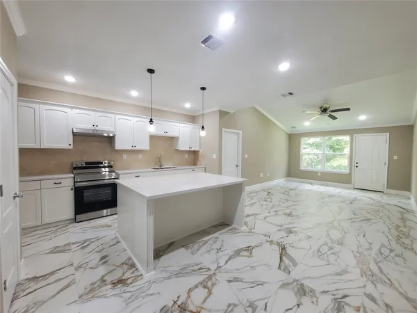 $689,900 | 1306 North 9th Street, Conroe, TX 77301
