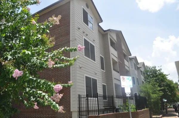 $2,695 | 501 West 26th Street, Unit 222, Austin, TX 78705