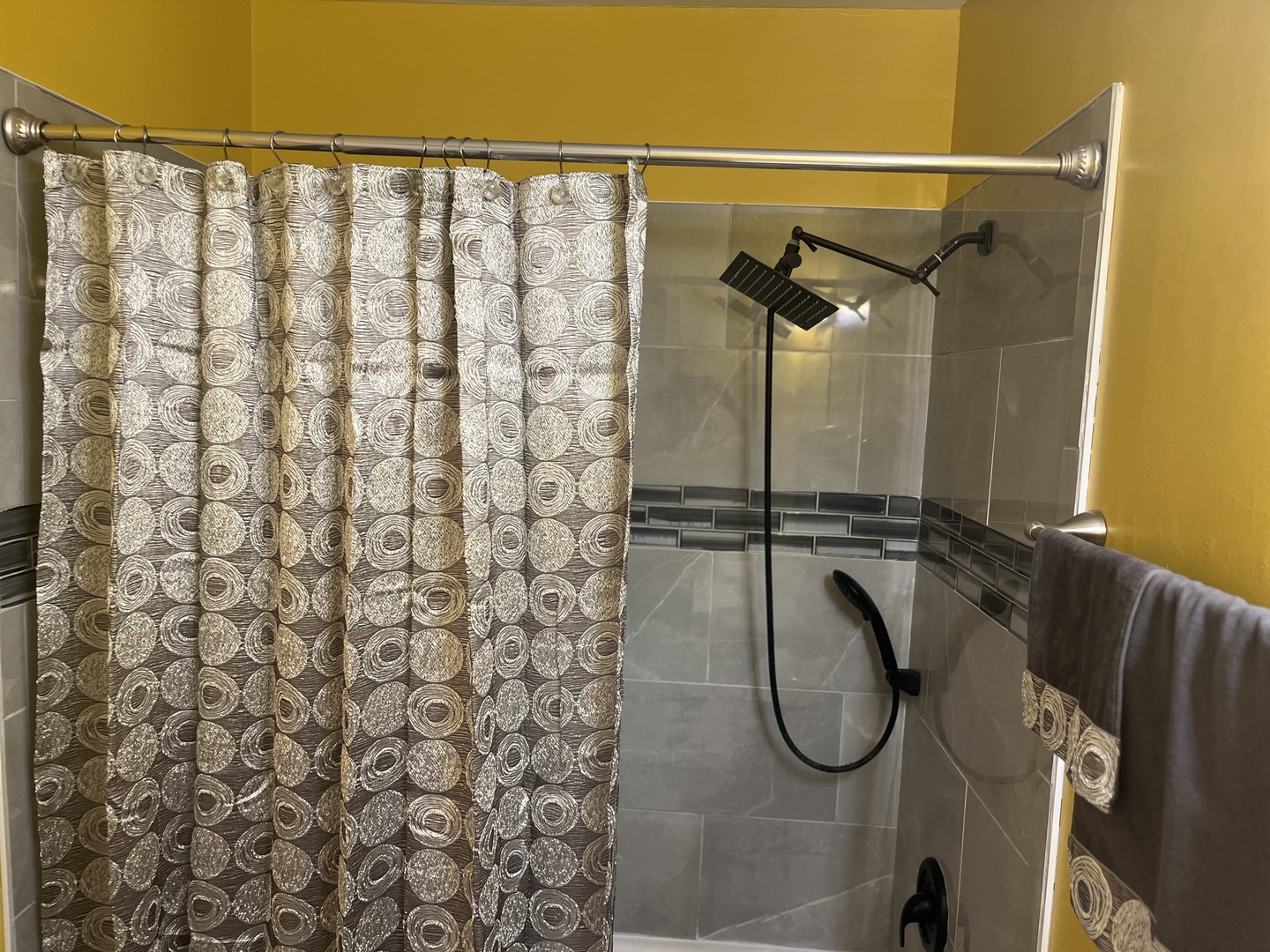 56 Timberlane Road Matteson, IL 60443 - Photo 21 of 40 a bathroom with a shower