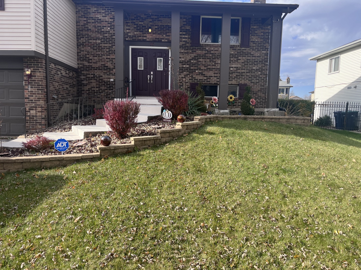 56 Timberlane Road Matteson, IL 60443 - Photo 4 of 40 a view of a house with swimming pool