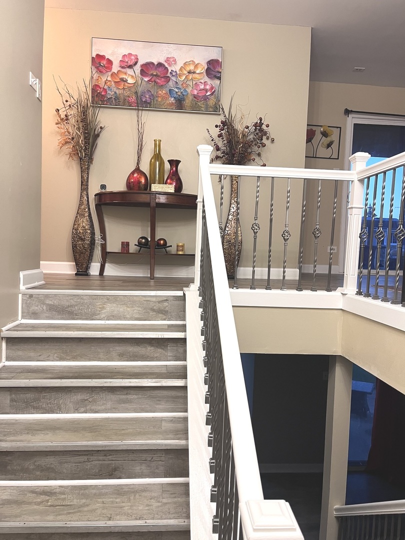 56 Timberlane Road Matteson, IL 60443 - Photo 6 of 40 a view of entryway and hall