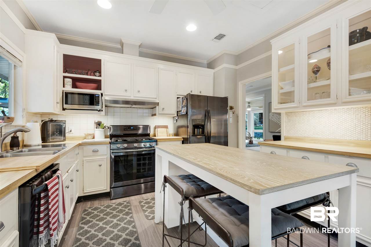155 Blue Is Avenue Fairhope, AL 36532 - Photo 4 of 14