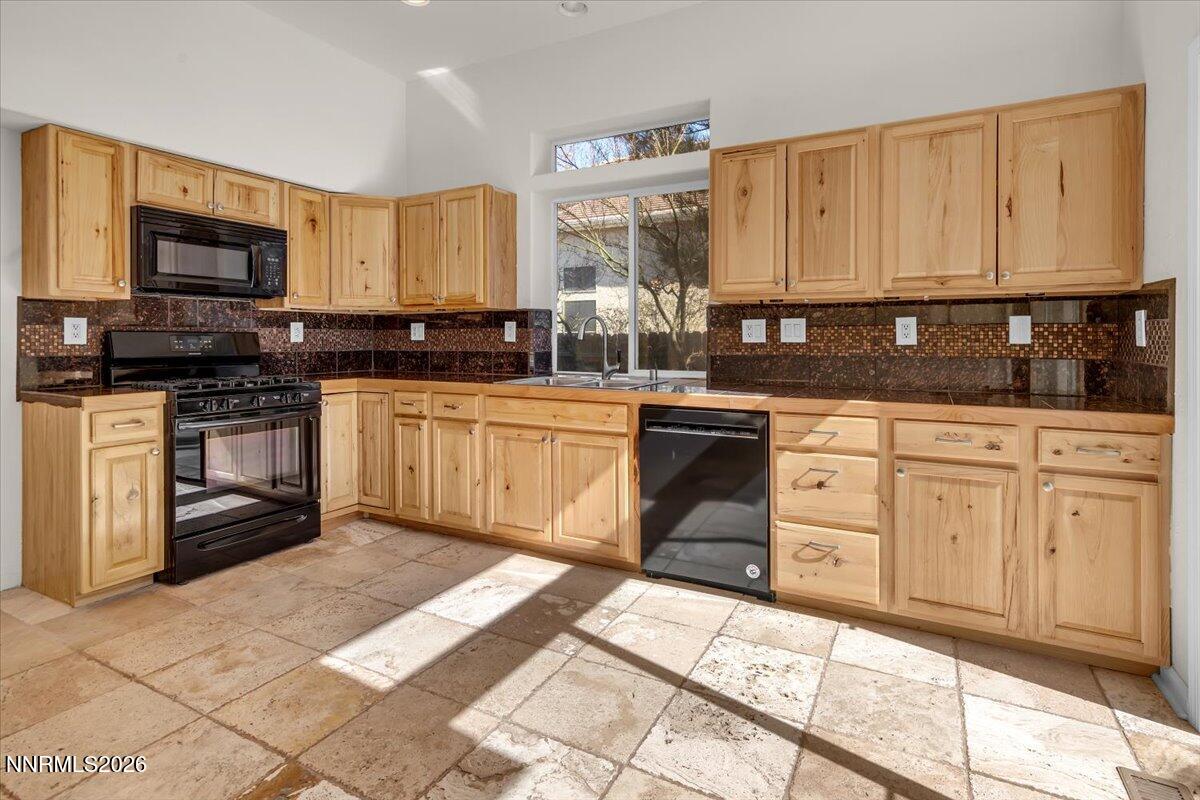 14670 Gold Run Drive Reno, NV 89521 - Photo 12 of 51 12-012