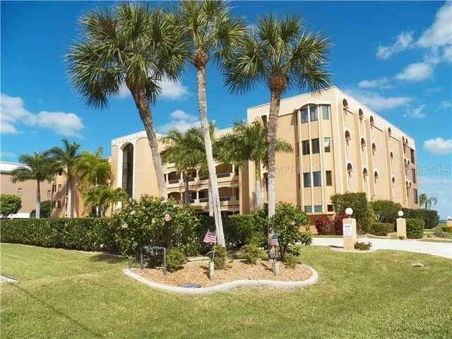$2,600 | 1601 Park Beach Circle, Unit 113, Punta Gorda, FL 33950