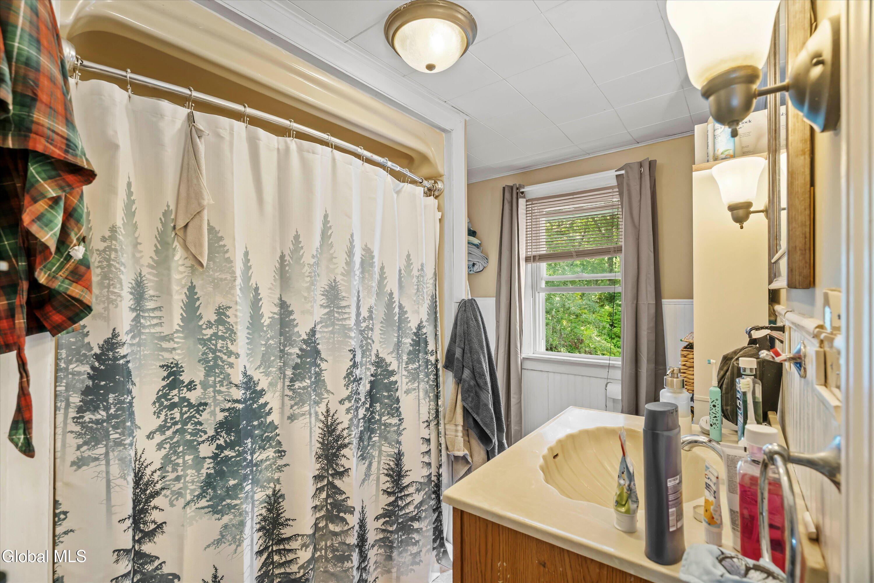 647 Saratoga Road Schenectady, NY 12302 - Photo 15 of 52 44-ADK-44