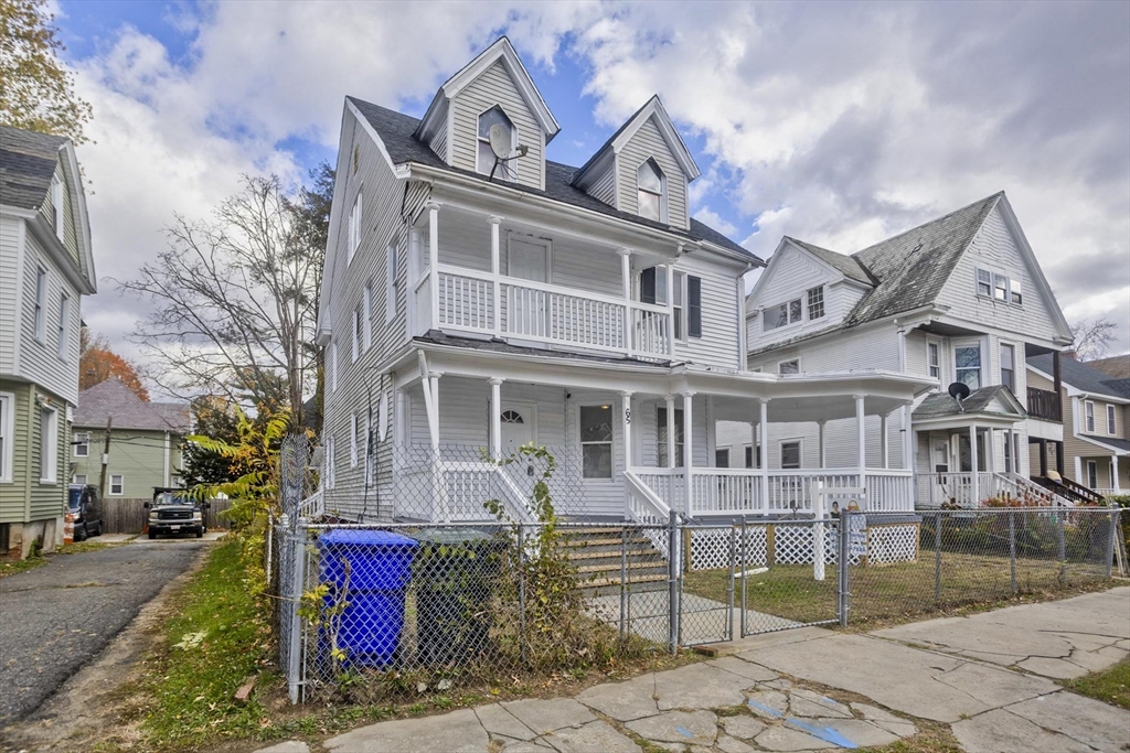 65 Montrose Street Springfield, MA 01109 - Photo 4 of 32