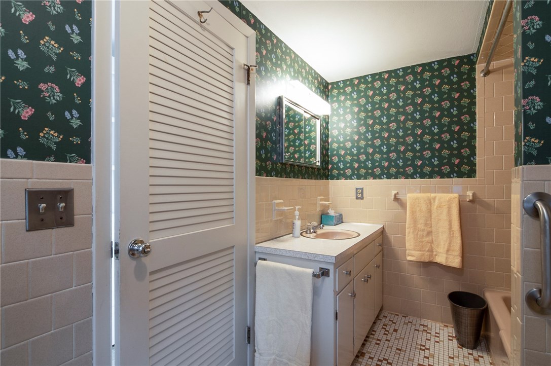 33 Granite Street Westerly, RI 02891 - Photo 23 of 45