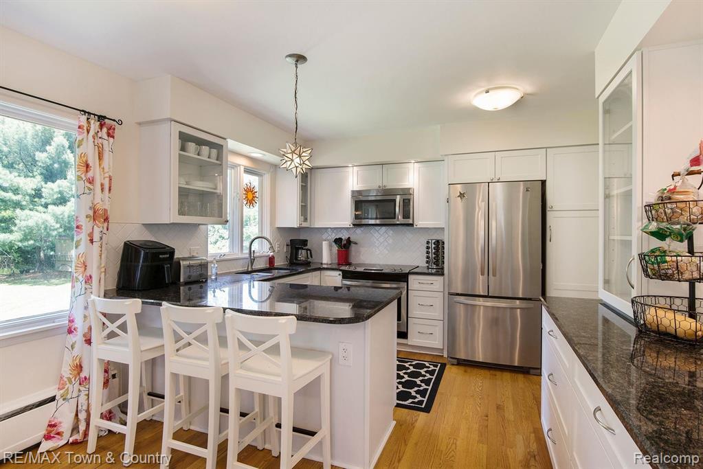 7214 Carpenter Road Flushing, MI 48433 - Photo 11 of 42 Gallery Image 11
