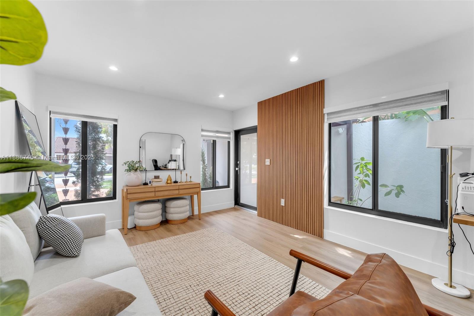 9032 Southwest 8th Terrace Miami, FL 33174 - Photo 4 of 37