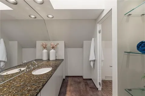 $2,100,000 | 2211 West 69th Terrace, Mission Hills, KS 66208