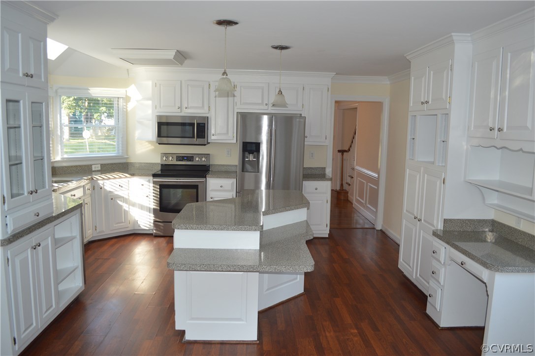 7800 Belfield Road North Chesterfield, VA 23237 - Photo 4 of 29 Large eat in kitchen