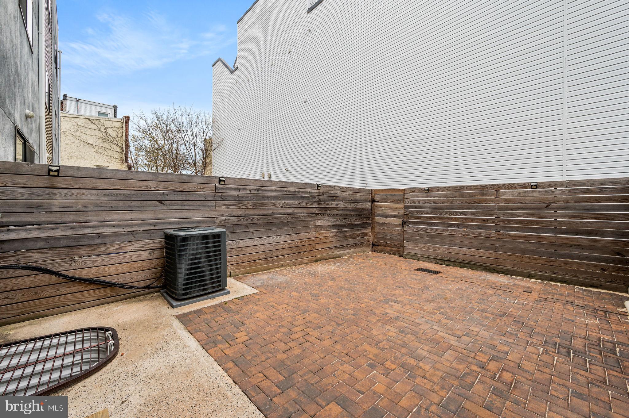 529 West Jefferson Street Philadelphia, PA 19122 - Photo 11 of 37