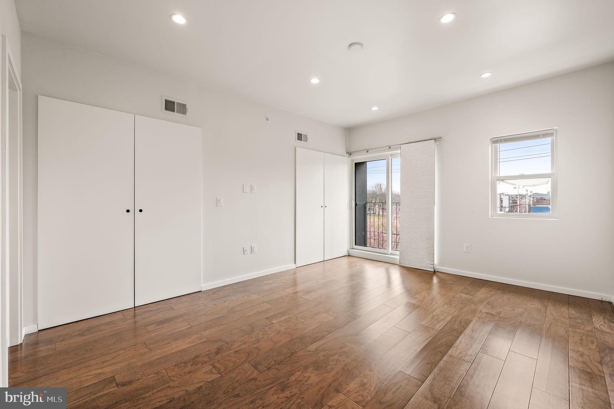 529 West Jefferson Street Philadelphia, PA 19122 - Photo 24 of 37 3rd Floor Primary bedroom