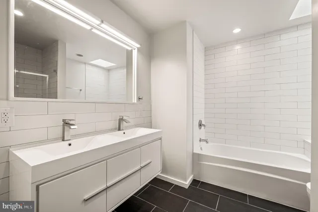 $449,000 | 529 West Jefferson Street, Philadelphia, PA 19122