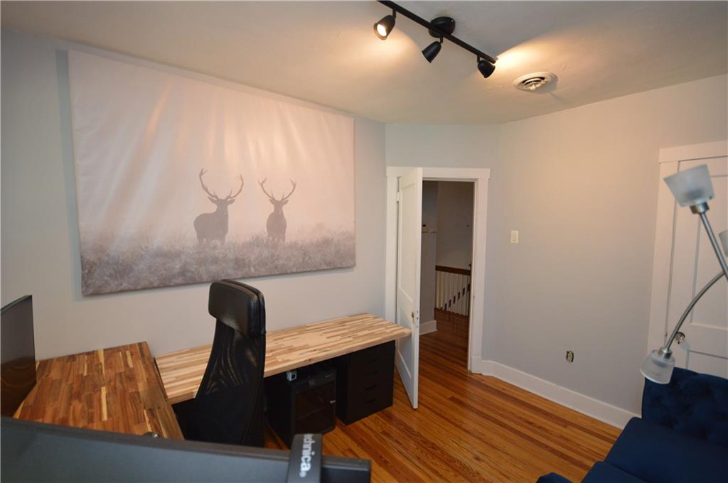 431 Locust Street Pittsburgh, PA 15218 - Photo 34 of 47 a view of entryway