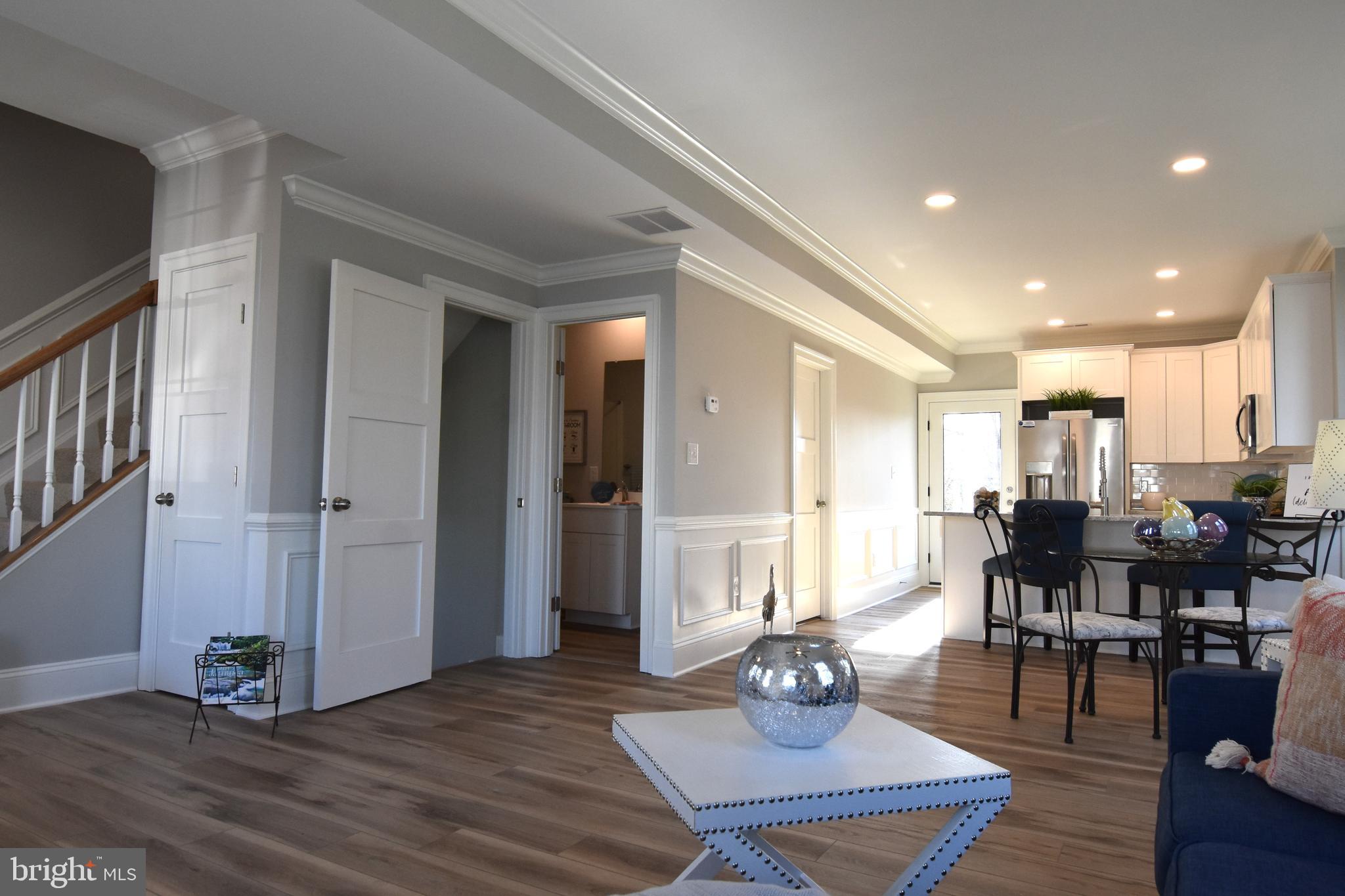 8450 Church Road Pasadena, MD 21122 - Photo 2 of 29 living room