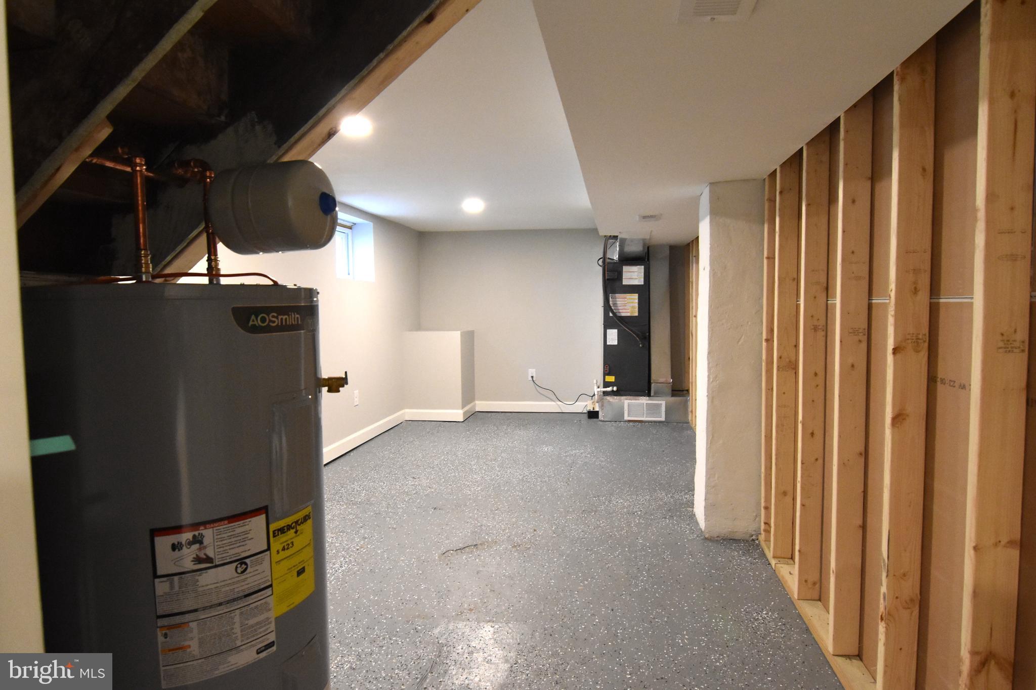8450 Church Road Pasadena, MD 21122 - Photo 22 of 29 20x9 laundry/work room