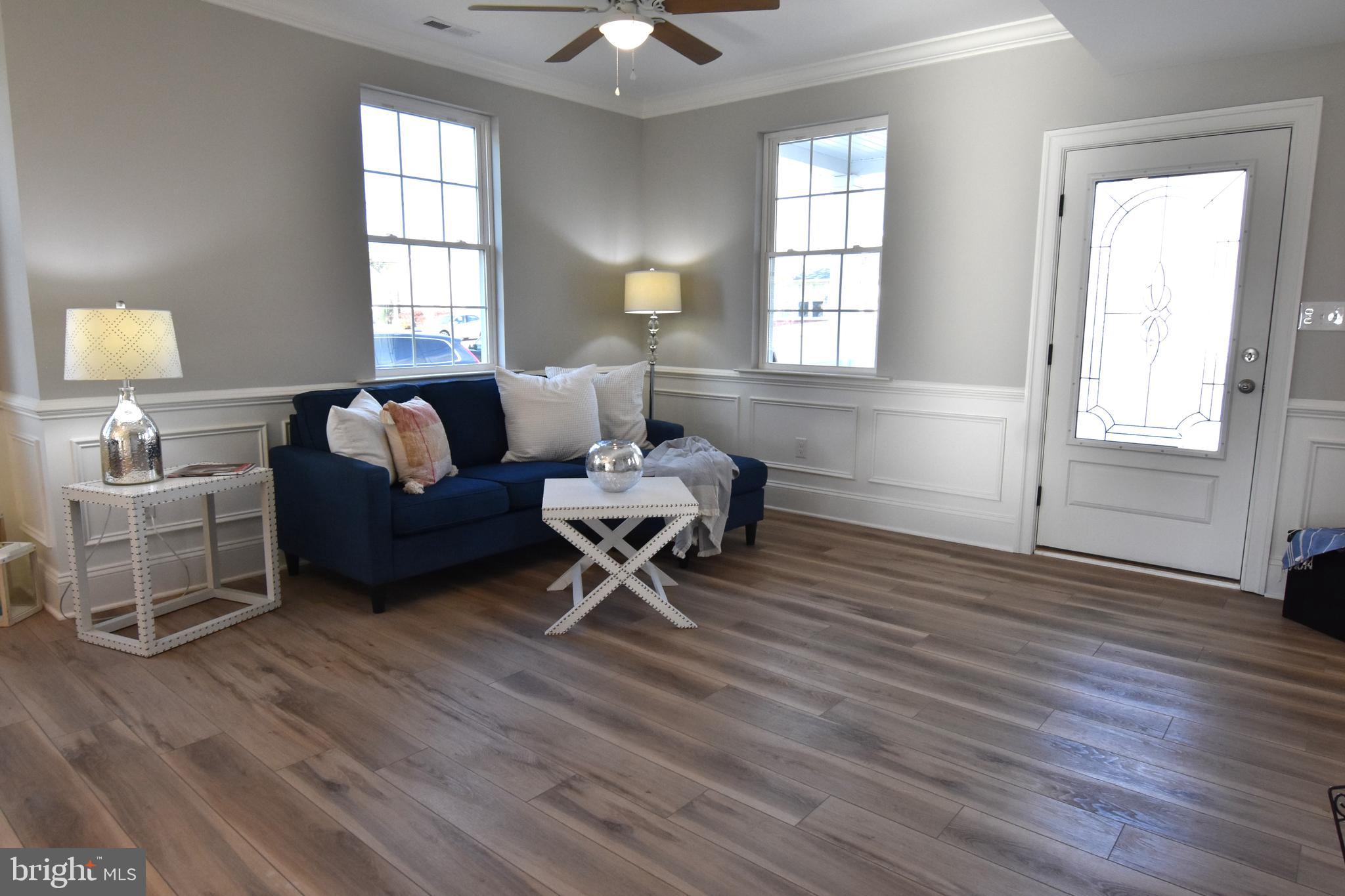 8450 Church Road Pasadena, MD 21122 - Photo 5 of 29 21x12 living room