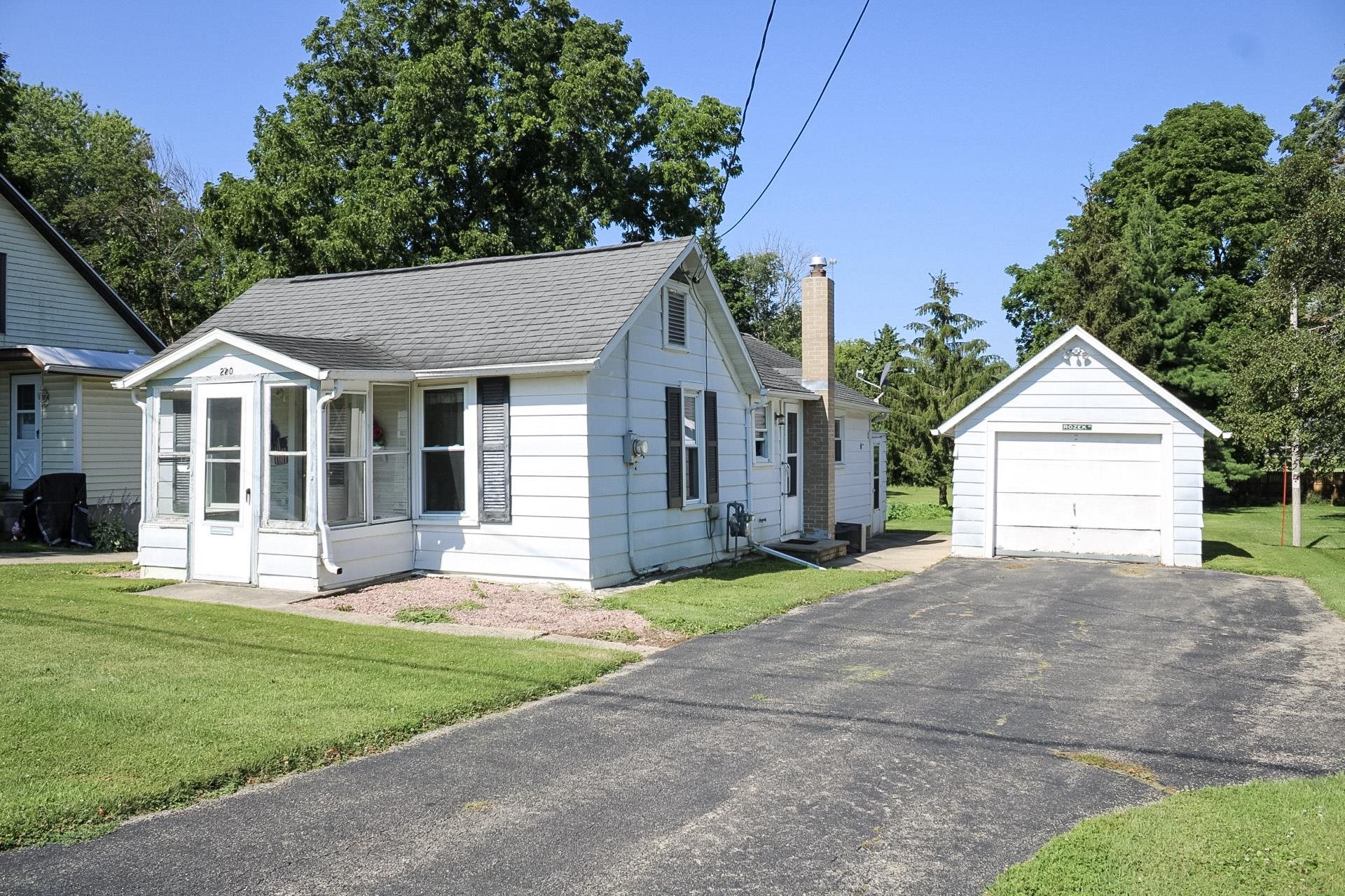 220 Union Street Ripon, WI 54971 - Photo 3 of 22