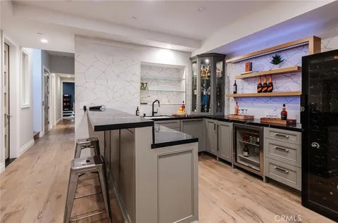 $6,250,000 | 1801 Oak Avenue, Manhattan Beach, CA 90266