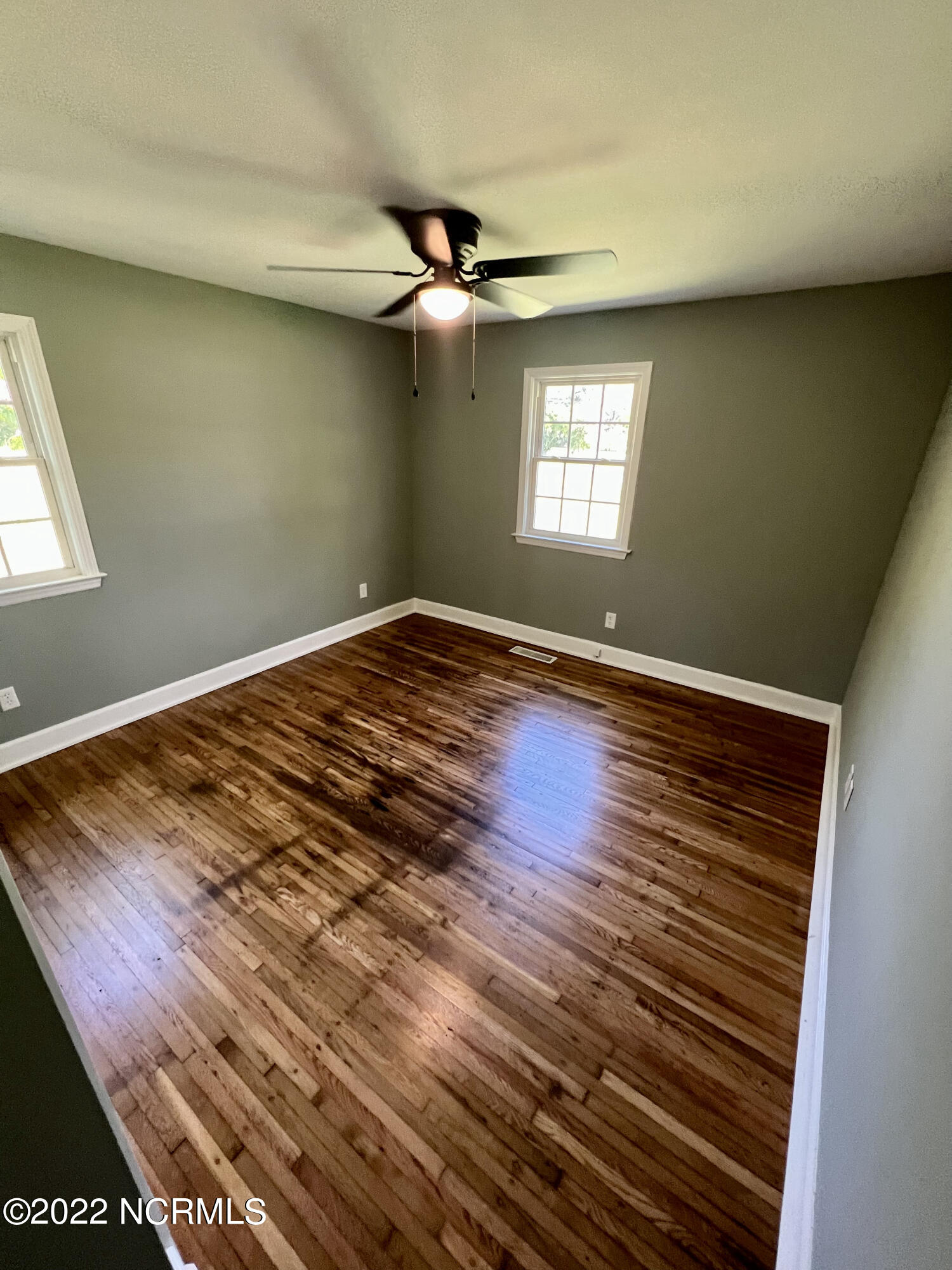 409 Hardy Avenue New Bern, NC 28560 - Photo 11 of 20 Bedroom 1