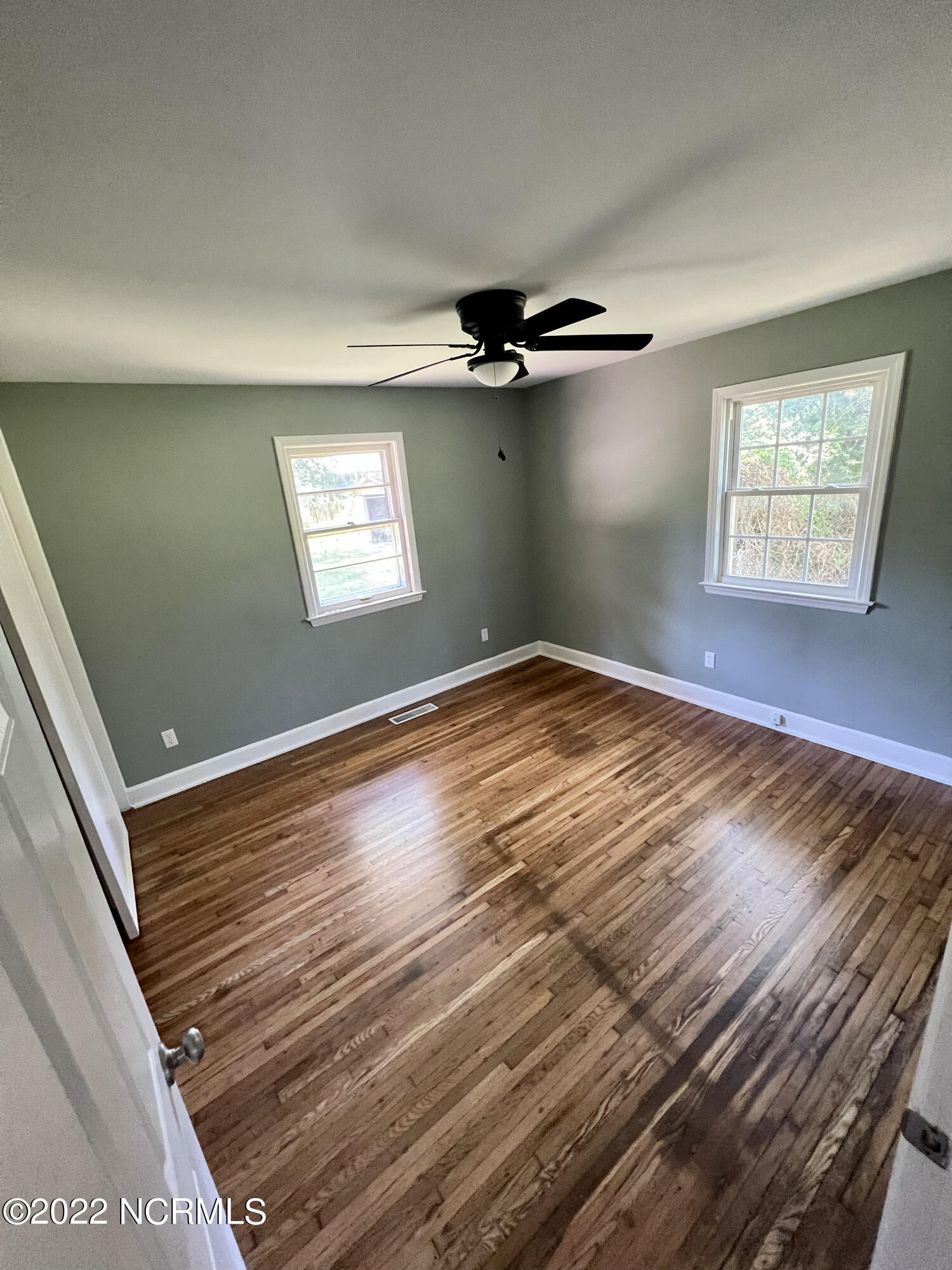 409 Hardy Avenue New Bern, NC 28560 - Photo 12 of 20 Bedroom2