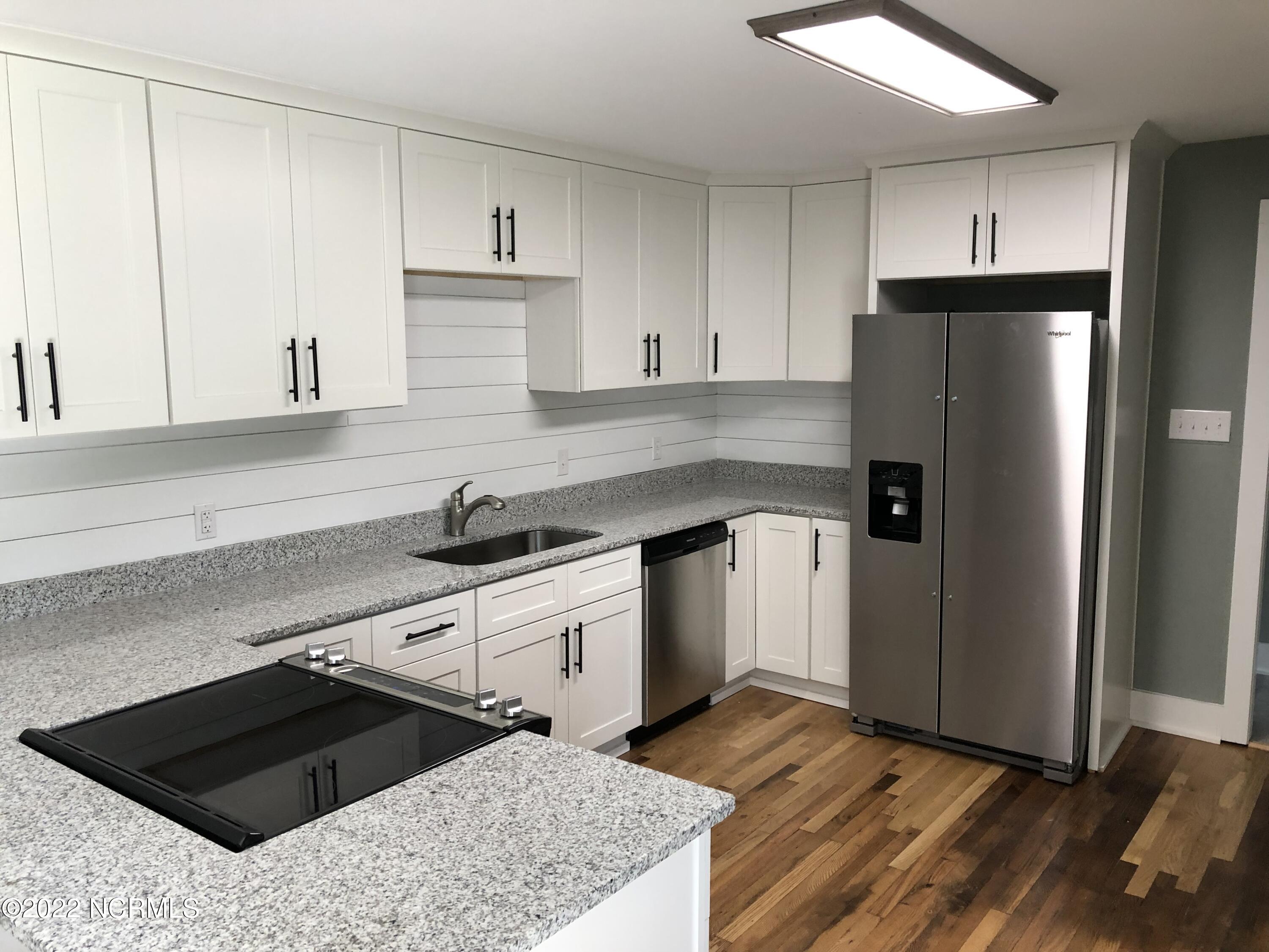 409 Hardy Avenue New Bern, NC 28560 - Photo 10 of 20 4317C3D4-EAC4-4846-8661-F94E633B0A1E