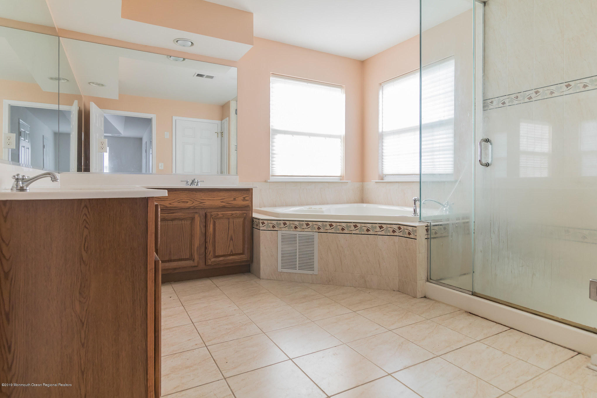 19 Emily Road Manalapan, NJ 07726 - Photo 29 of 34 4 (1)