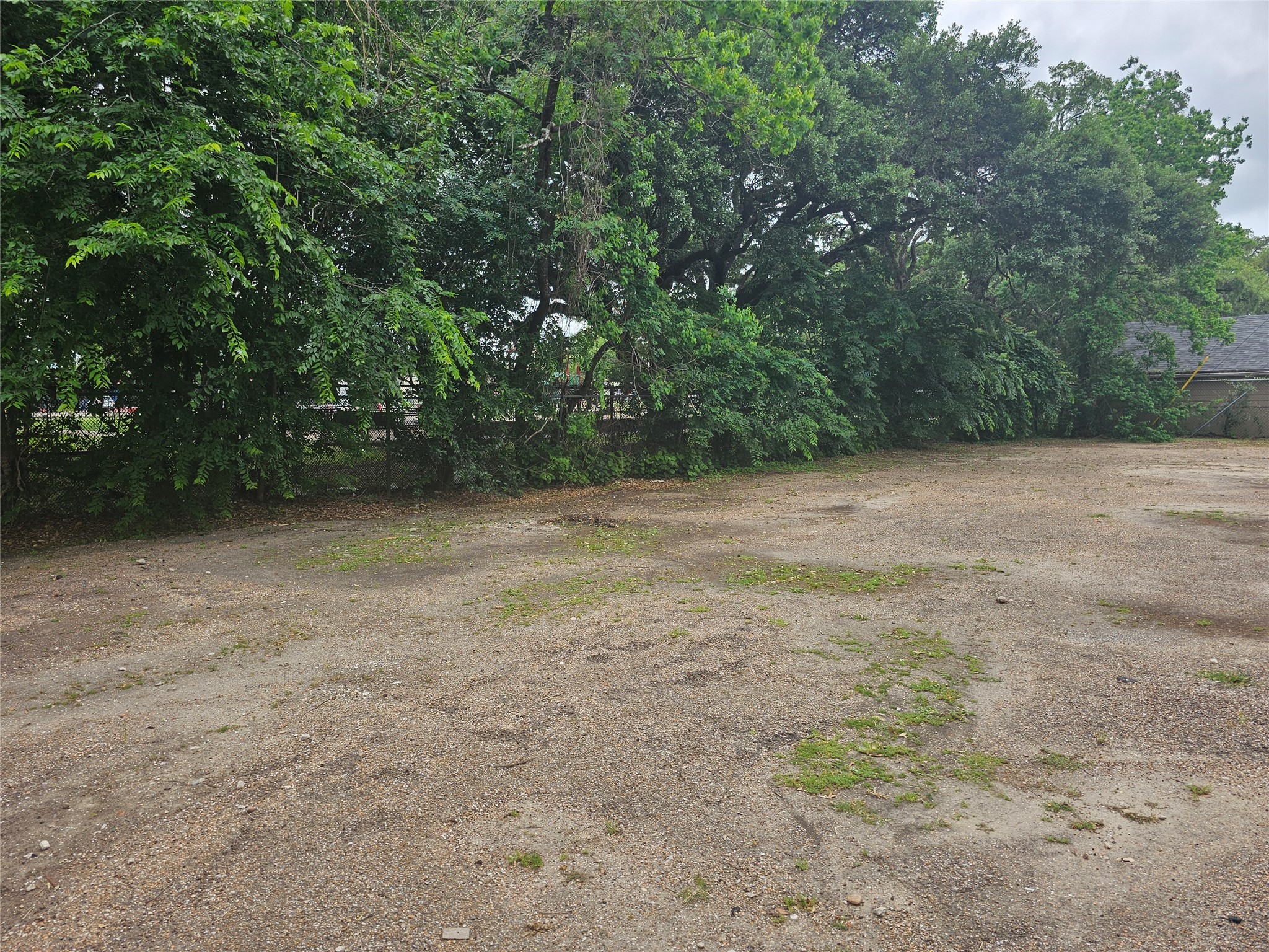 3334 Kilgore Street Houston, TX 77021 - Photo 3 of 8 a view of a field with trees in background