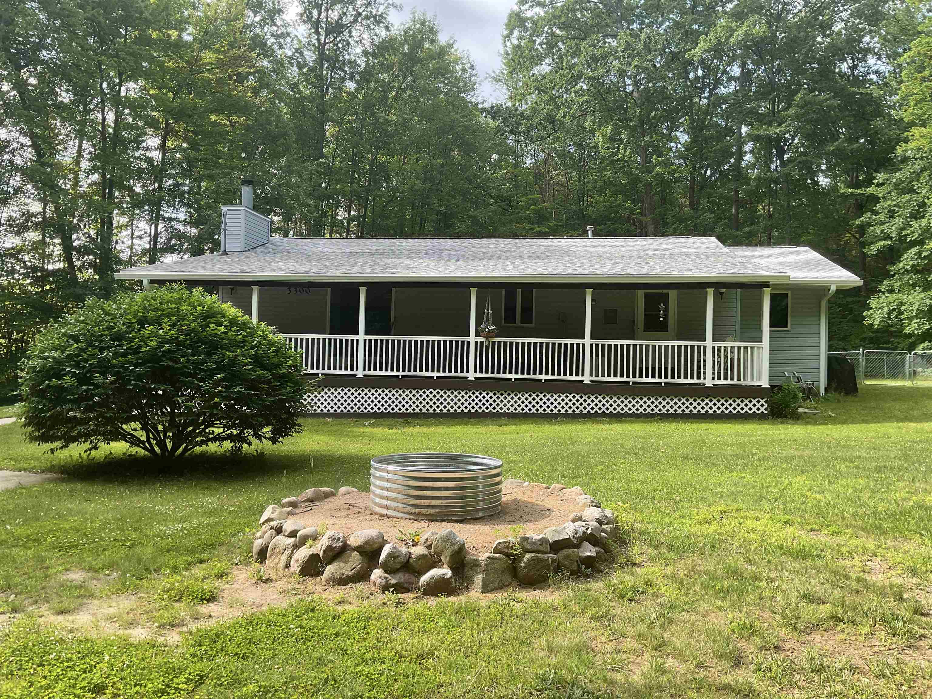 3300 East Arnold Lake Road Harrison, MI 48625 - Photo 3 of 90 1947481-dc308687-de00-4547-88d3-0af650ad2d80.JPG
