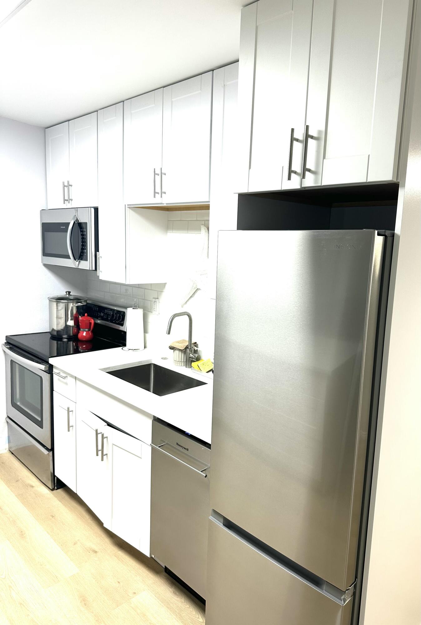 3540 South Ocean Boulevard, Unit 409 South Palm Beach, FL 33480 - Photo 2 of 28 IMG_3480