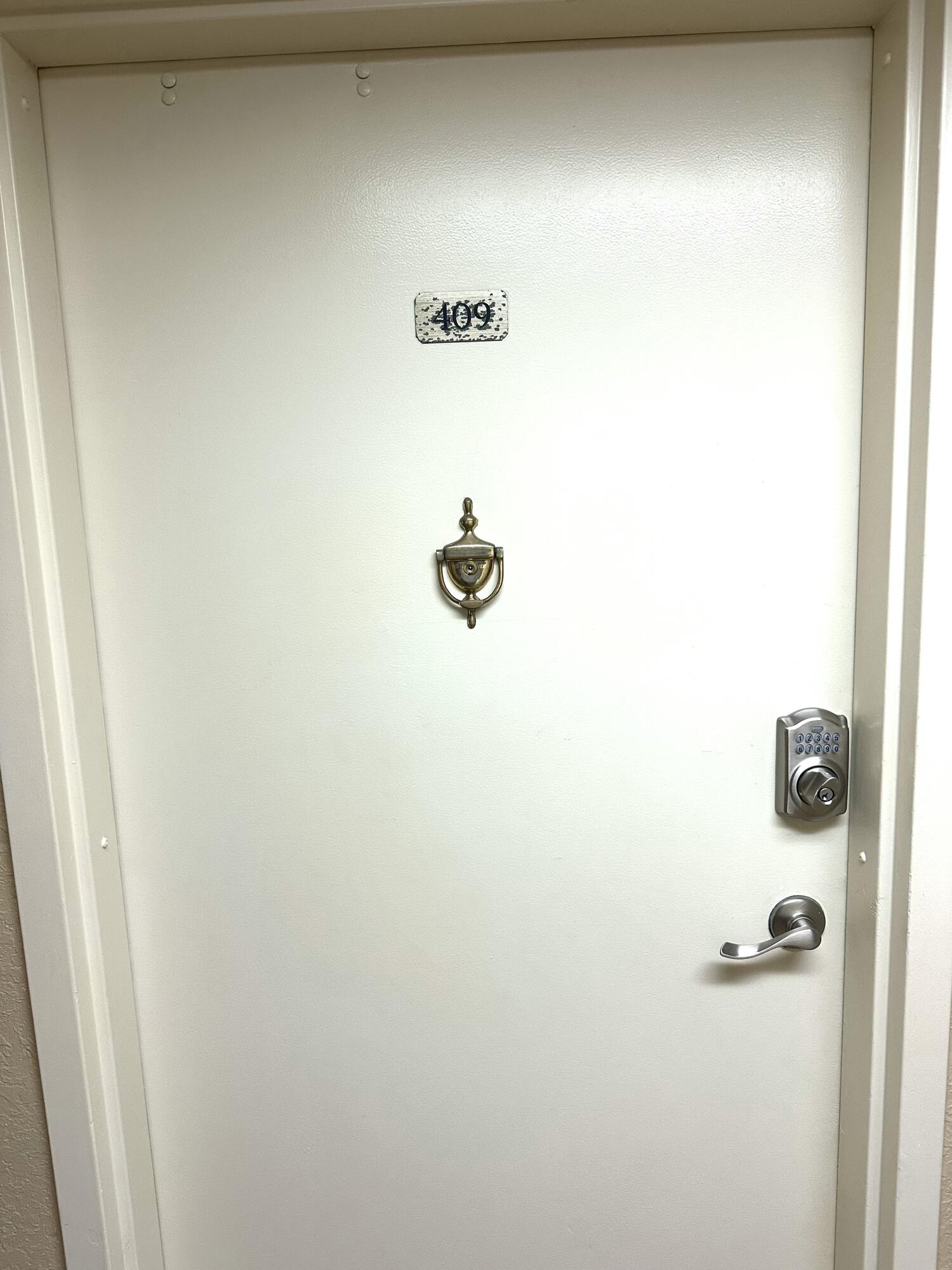 3540 South Ocean Boulevard, Unit 409 South Palm Beach, FL 33480 - Photo 27 of 28 IMG_3467