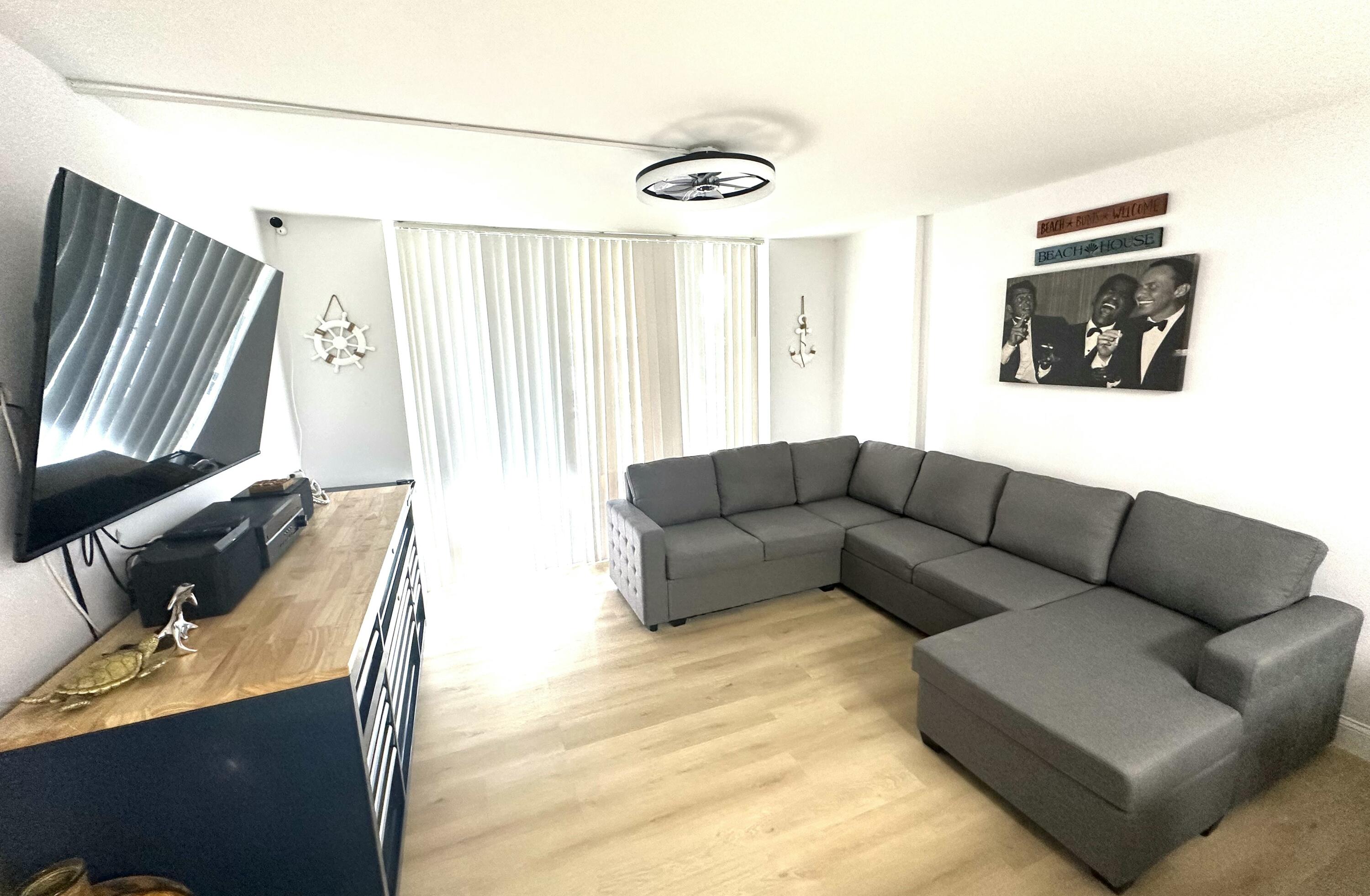 3540 South Ocean Boulevard, Unit 409 South Palm Beach, FL 33480 - Photo 7 of 28 IMG_3494