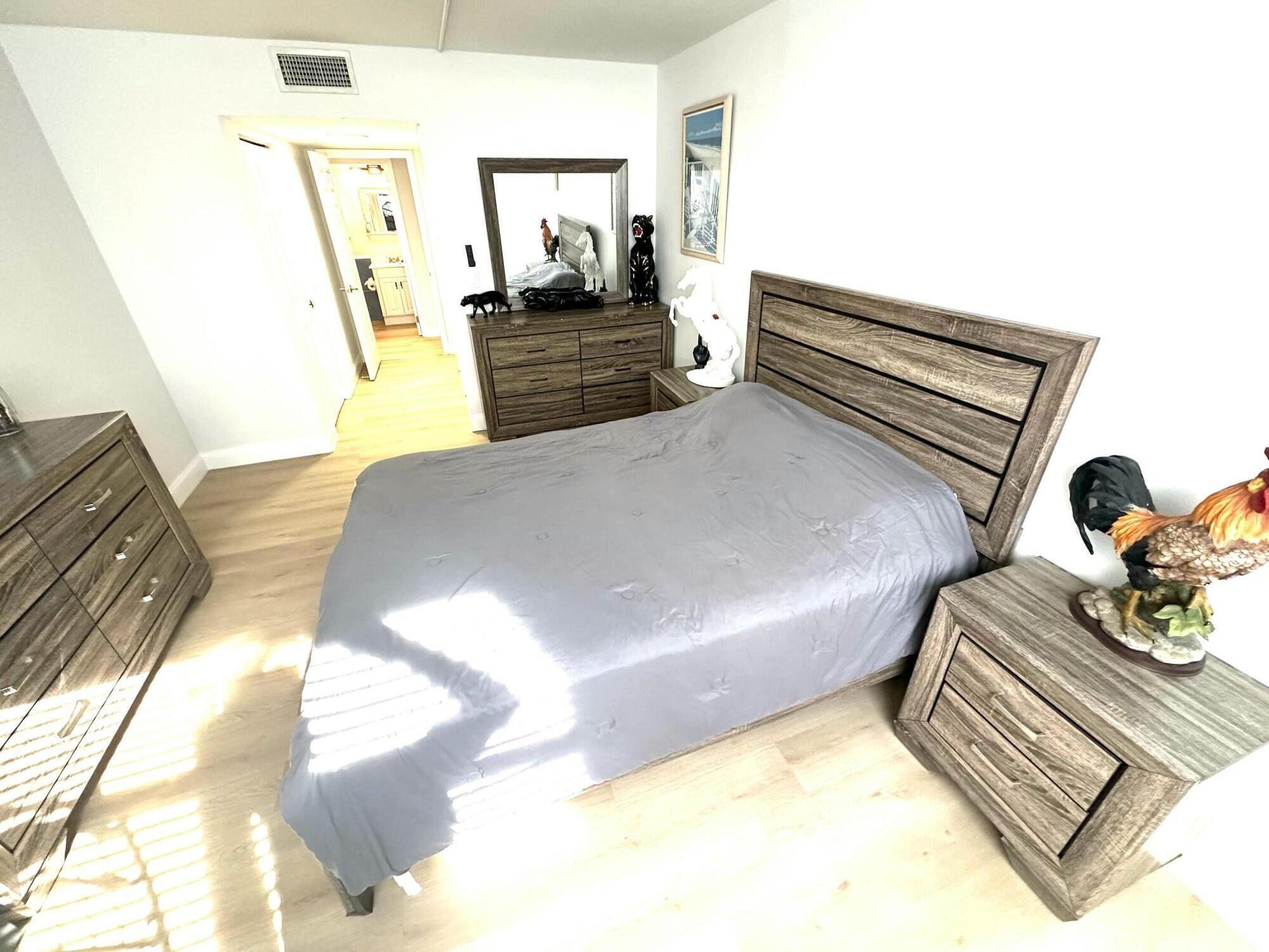 3540 South Ocean Boulevard, Unit 409 South Palm Beach, FL 33480 - Photo 9 of 28 IMG_3470