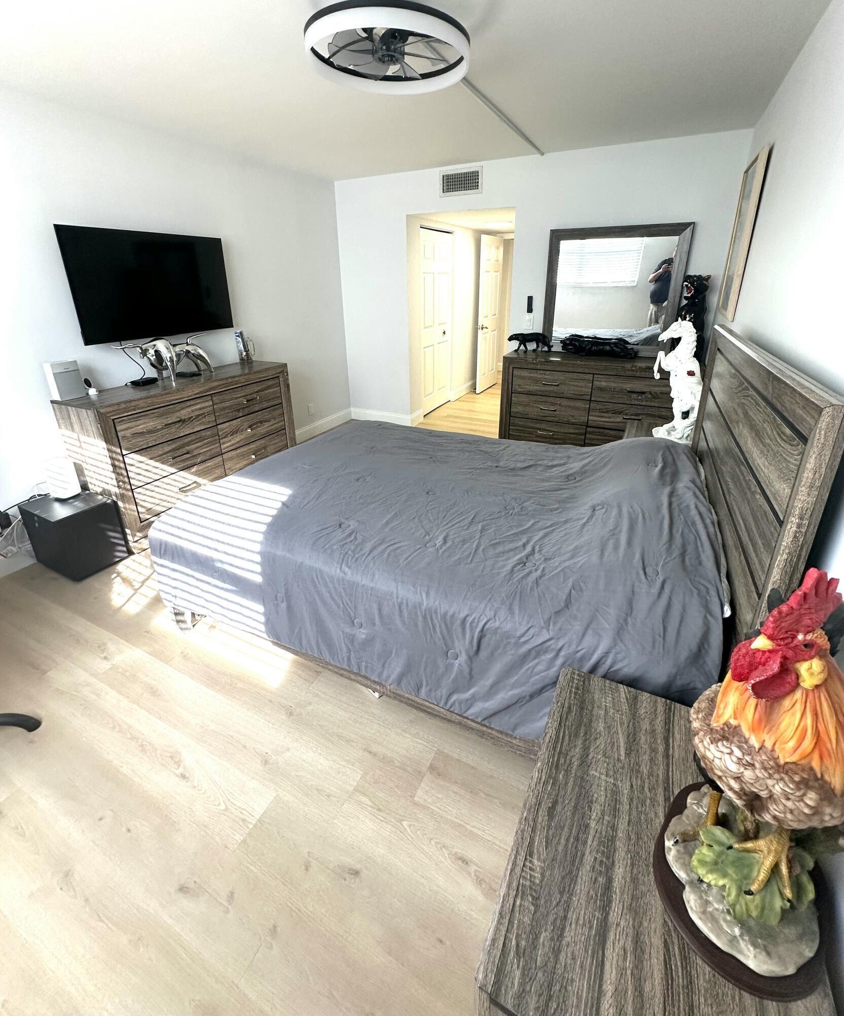 3540 South Ocean Boulevard, Unit 409 South Palm Beach, FL 33480 - Photo 10 of 28 IMG_3472