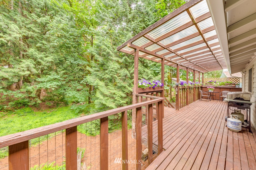 23231 53rd Avenue Southeast Bothell, WA 98021 - Photo 3 of 24