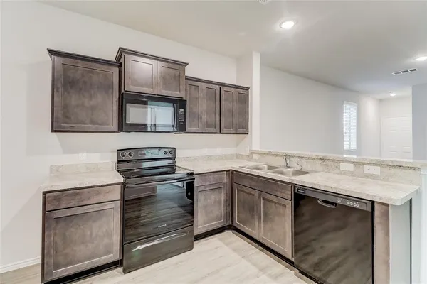 $1,965 | 1304 Ester Lane, Ennis, TX 75119