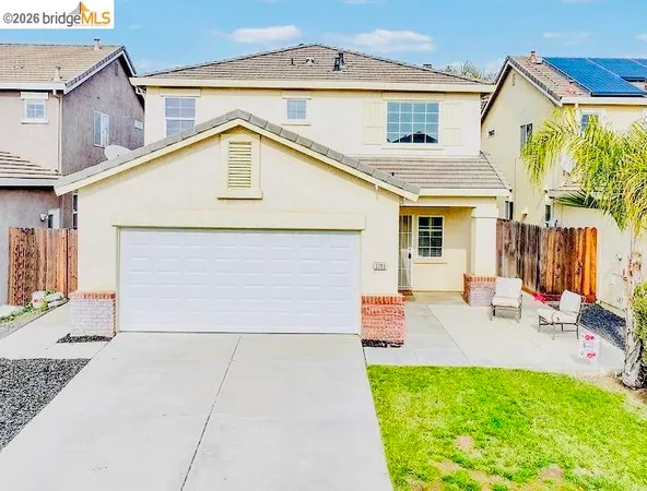 a view of a house with a outdoor space