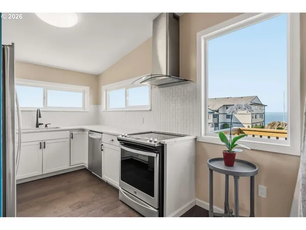 $739,000 | 1214 Moore Street, Brookings, OR 97415